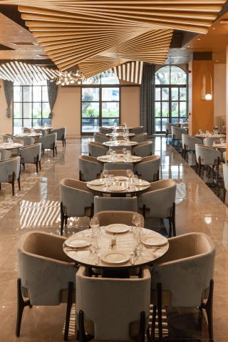 SERENITY QUEEN HOTEL - Restaurace - majesty main restaurant 