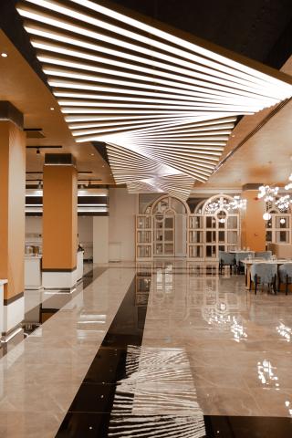 SERENITY QUEEN HOTEL - Restaurace - majesty main restaurant 