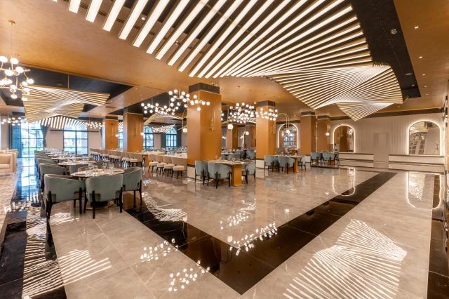 SERENITY QUEEN HOTEL - Restaurace - majesty main restaurant 
