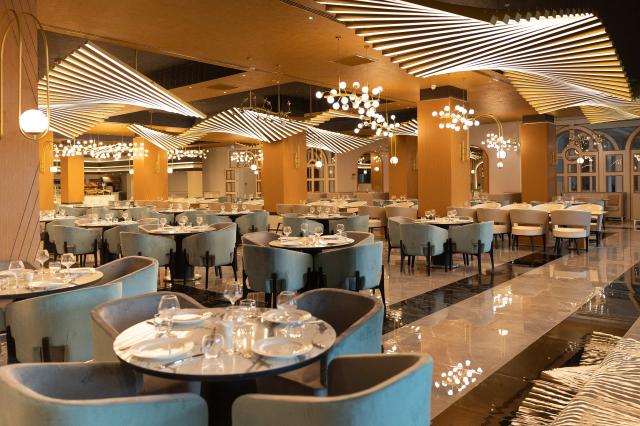 SERENITY QUEEN HOTEL - Restaurace - majesty main restaurant 