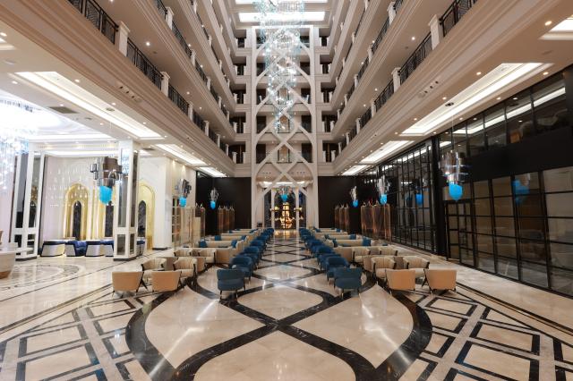 SERENITY QUEEN HOTEL - Bary - Queen lobby Bar