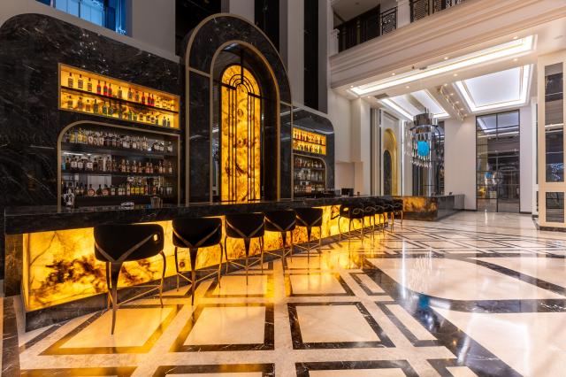 SERENITY QUEEN HOTEL - Bary - Queen lobby Bar