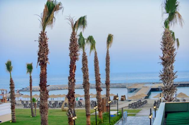 SERENITY QUEEN HOTEL - Pláž - Pláž