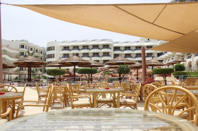 SEAGULL BEACH RESORT & CLUB - Restaurace - Mark Anthony Pool Ba