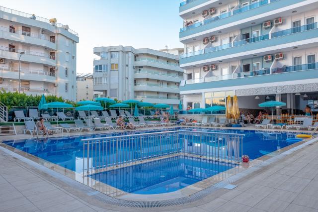 MESUT HOTEL - Bazény - Venkovní bazén