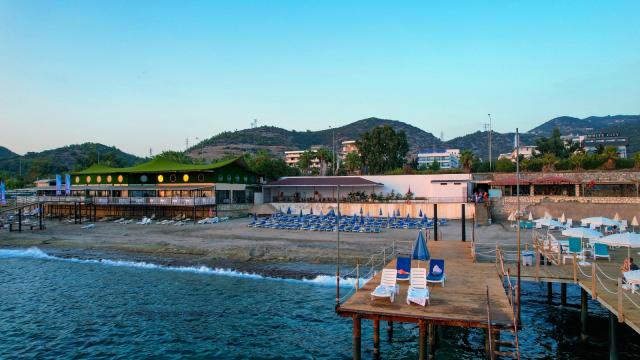 BLUE FISH HOTEL - Pláž - Pláž