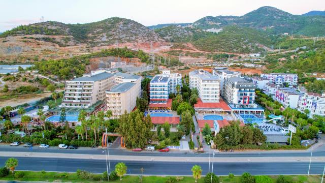 BLUE FISH HOTEL - Obecné - Hlavní budova