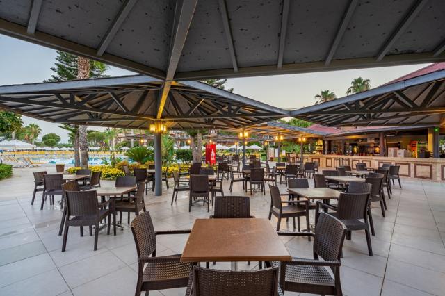 JUSTINIANO CLUB PARK CONTI - Bary - POOL BAR