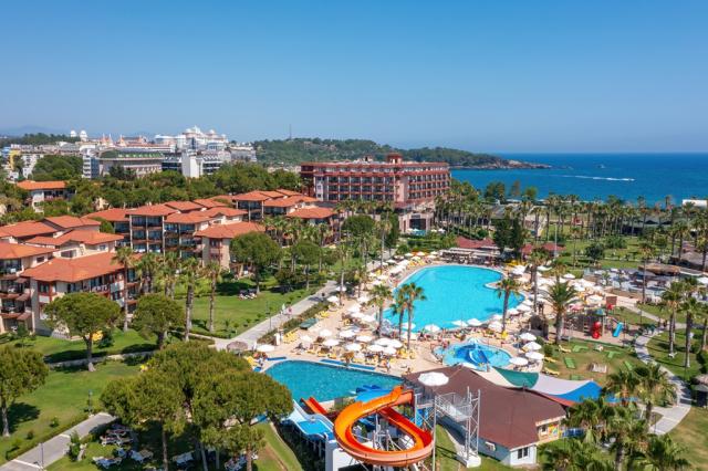 JUSTINIANO CLUB PARK CONTI - Bazény - Hlavní budova