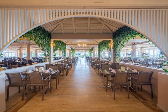 JUSTINIANO CLUB PARK CONTI - Restaurace - MAIN RESTAURANT 