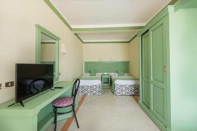 SHAMS SAFAGA BEACH RESORT - Pokoje - Family room