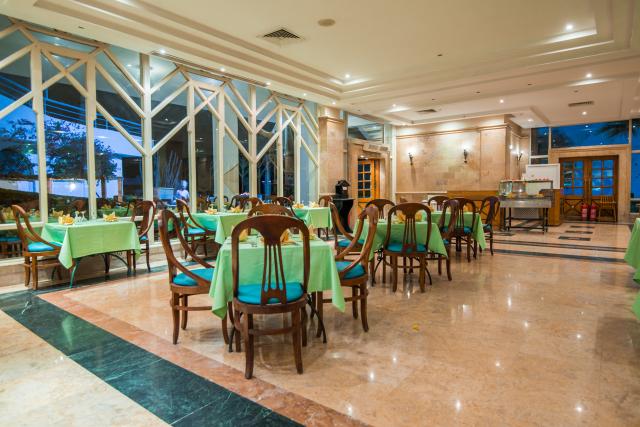 SHAMS SAFAGA BEACH RESORT - Restaurace - main restaurant
