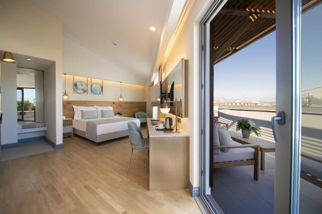 MIRAMARE BEACH HOTEL - Pokoje - DELUXE TERRACE & JAKUZZI ROOM