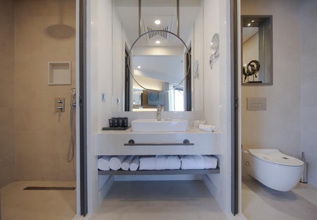 MIRAMARE BEACH HOTEL - Pokoje - DELUXE TERRACE & JAKUZZI ROOM