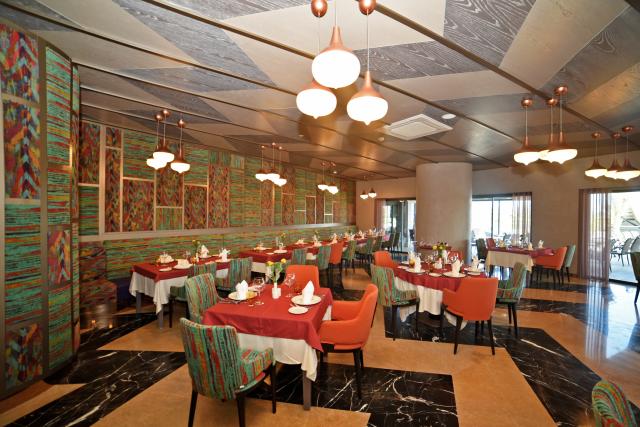 ROYAL WINGS HOTEL - Restaurace - STEAK HOUSE