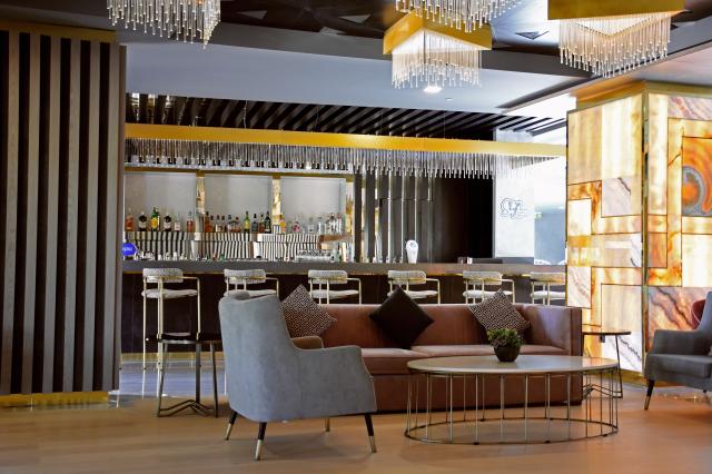 ROYAL WINGS HOTEL - Bary - SKY LOBBY BAR