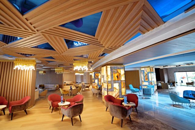 ROYAL WINGS HOTEL - Bary - PIANO LOBBY BAR