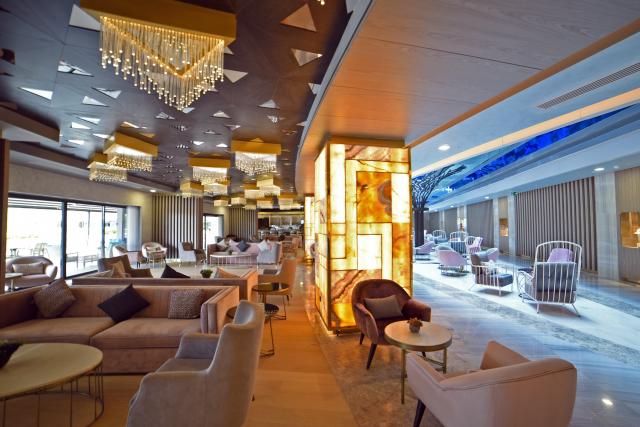 ROYAL WINGS HOTEL - Bary - PIANO LOBBY BAR