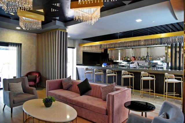 ROYAL WINGS HOTEL - Bary - SKY LOBBY BAR