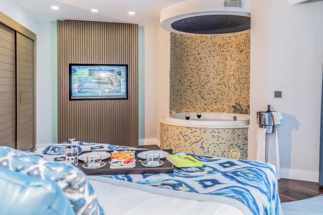 ROYAL WINGS HOTEL - Pokoje - JUNIOR SUITE