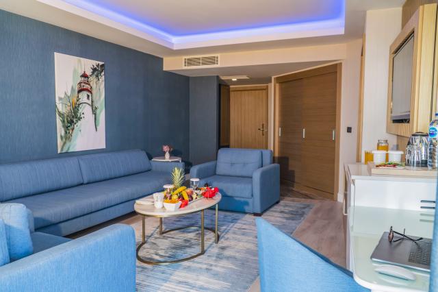 ROYAL WINGS HOTEL - Pokoje - JUNIOR SUITE
