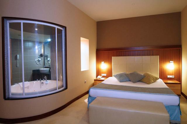 ROYAL WINGS HOTEL - Pokoje - KING SUITE