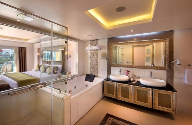 PREMIER LE REVE HOTEL & SPA (adults only 16+) - Pokoje - Jacuzz