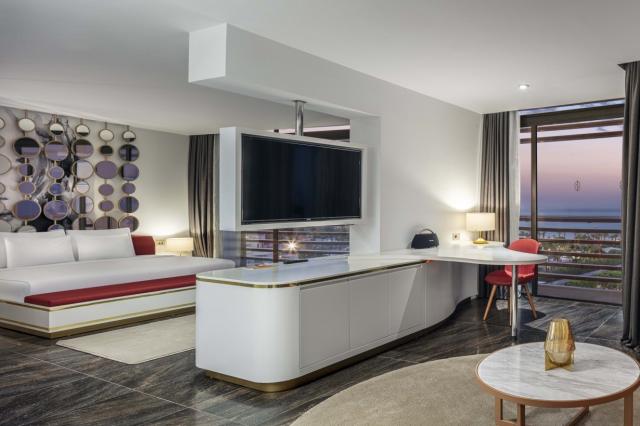 NIRVANA COSMOPOLITAN - Pokoje - DELUXE SUITE 