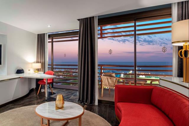 NIRVANA COSMOPOLITAN - Pokoje - DELUXE SUITE 