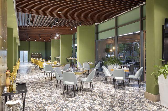 NIRVANA COSMOPOLITAN - Restaurace - ANTALYA RESTAURANT