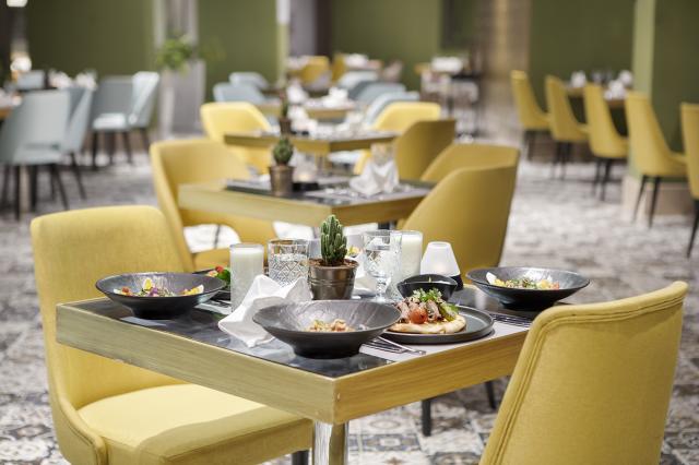 NIRVANA COSMOPOLITAN - Restaurace - ANTALYA RESTAURANT
