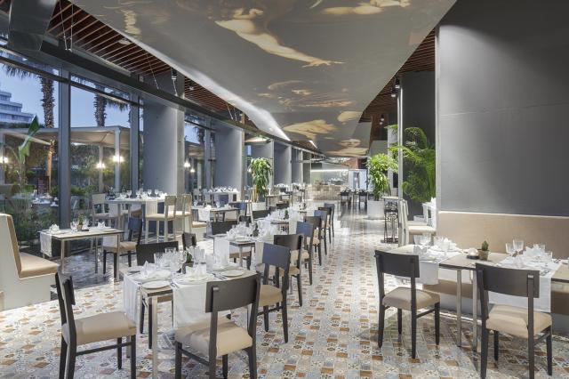 NIRVANA COSMOPOLITAN - Restaurace - FELLINI 