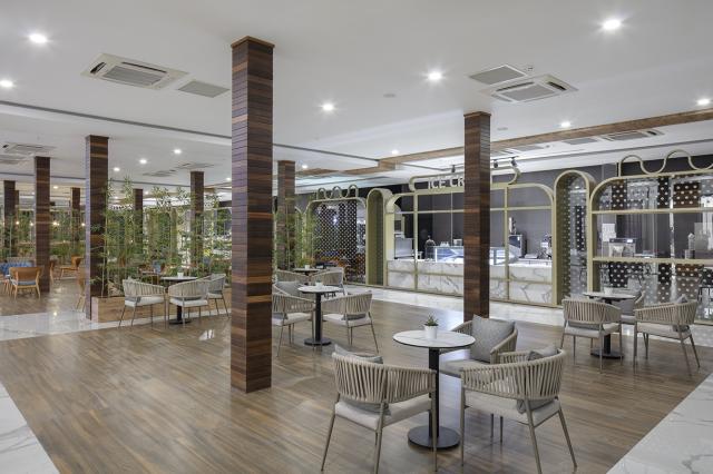 NIRVANA COSMOPOLITAN - Restaurace - DOLCE GELATO BOUTIQUE