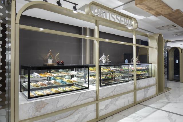NIRVANA COSMOPOLITAN - Restaurace - DOLCE GELATO BOUTIQUE