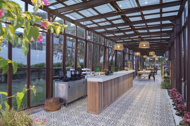 NIRVANA COSMOPOLITAN - Bary - FLOWER HOUSE