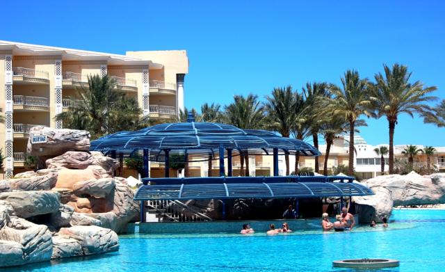 PALM ROYALE RESORT SOMA BAY - Bary - Pool Blue bar