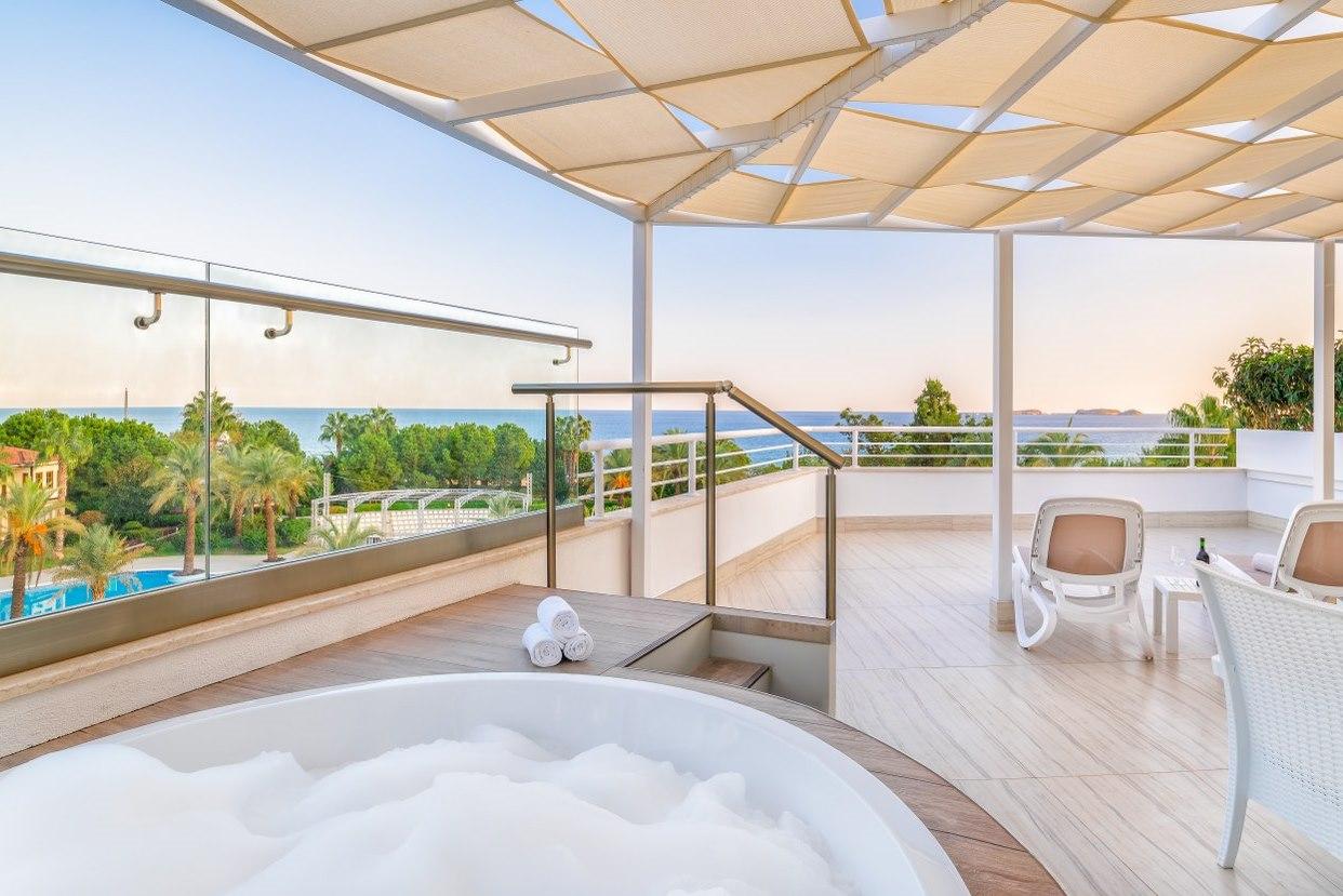 RAI PREMIUM TEKIROVA - Pokoje - DELUXE TERRACE ROOM WITH JACUZZ