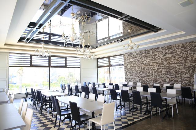 GYPSOPHILA HOLIDAY VILLAGE - Restaurace - ana restaurant