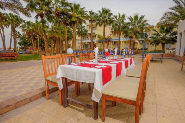 EMPIRE BEACH AQUA PARK - Restaurace -      Sunny Terrace       