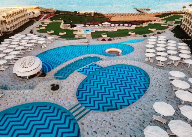 SIRENA BEACH RESORT & SPA - Bazény - Venkovní bazén