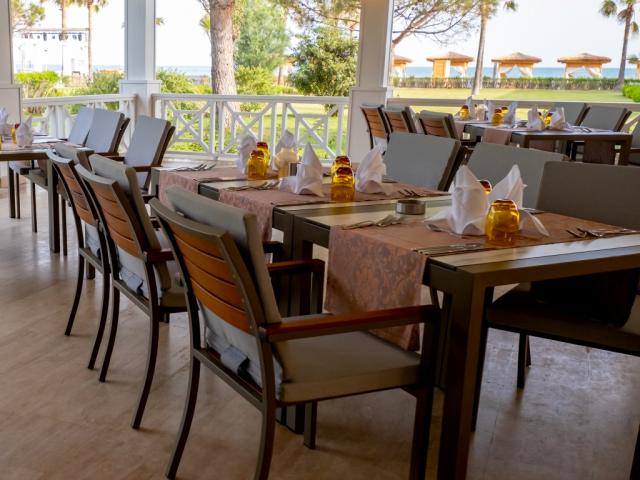 DUCALE LARA - Restaurace - MEZE TURKISH ALACARTE RESTAURANT