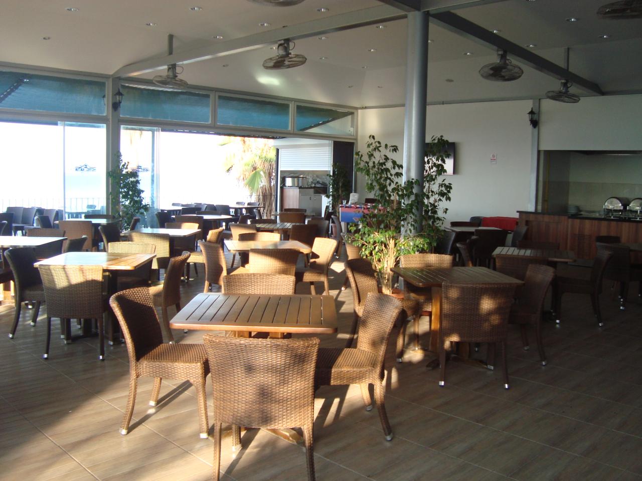 ANTIK GARDEN HOTEL - Restaurace - FUGLA RESTAURANT