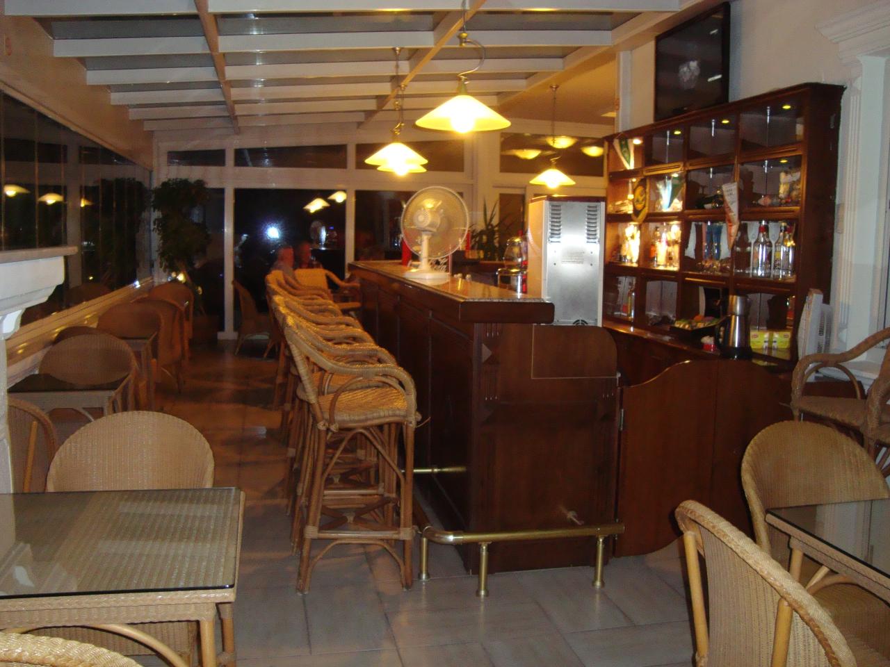 ANTIK GARDEN HOTEL - Bary - ANTIK FUGLA BAR