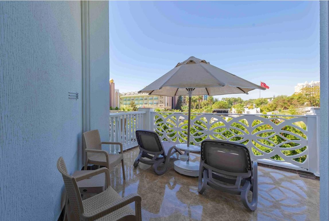 SIDE PREMIUM HOTEL - Pokoje - STANDARD ROOM WITH TERRACE