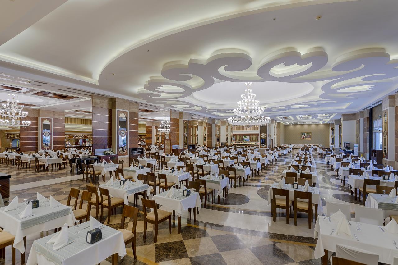 SIDE PREMIUM HOTEL - Restaurace - ''OZZ'' MAIN RESTAURANT