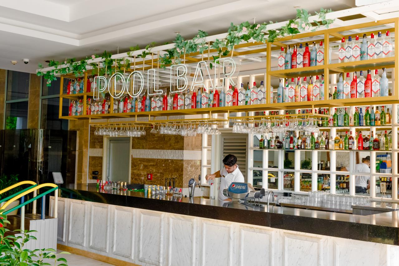 SIDE PREMIUM HOTEL - Bary - POOL BAR