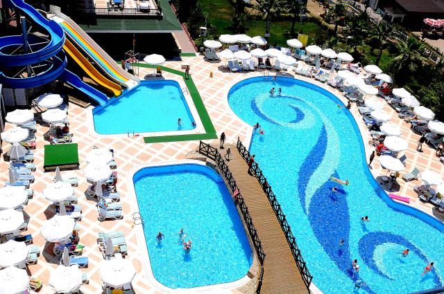 HOLIDAY GARDEN RESORT - Bazény - Venkovní bazén