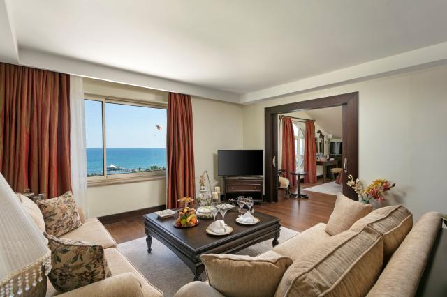 DOBEDAN BEACH RESORT COMFORT - Pokoje - ROYAL SUITE