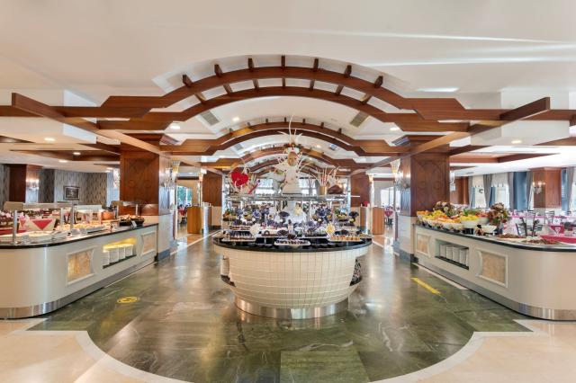 DOBEDAN BEACH RESORT COMFORT - Restaurace - Horizon restaurant