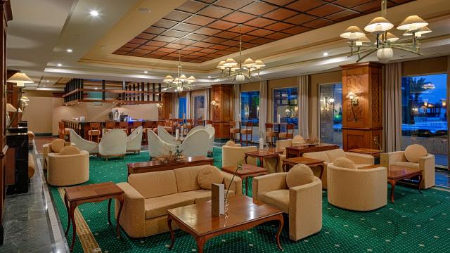 DOBEDAN BEACH RESORT COMFORT - Bary - Lounge bar